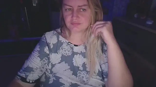 Meliss Official9 online show from October 14, 2025, 9:15 pm