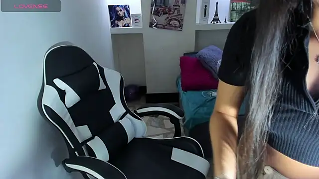 Snapshot of Catalehia_Milk chatting on October 6, 2025, 7:55 pm Catalehia Milk online show from October 6, 2025, 7:55 pm