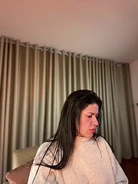 Snapshot of Alice_Biel chatting on July 12, 2026, 10:45 pm Alice Biel online show from July 12, 2026, 10:45 pm