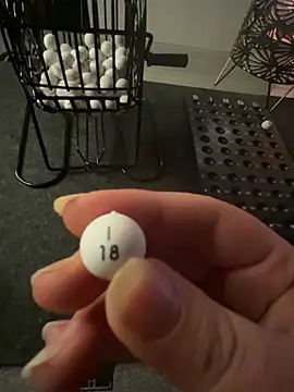 herz steht kopf90 online show from March 8, 2025, 11:49 pm