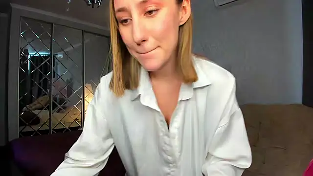 Snapshot of MelodyOfLovee chatting on January 25, 2025, 8:53 am MelodyOfLovee online show from January 25, 2025, 8:53 am