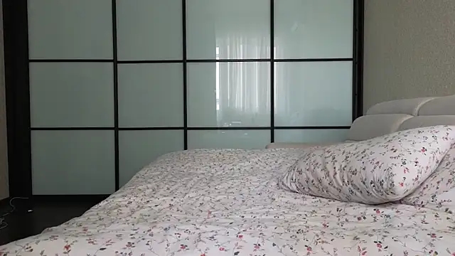 elsa limerence online show from October 4, 2025, 11:08 am