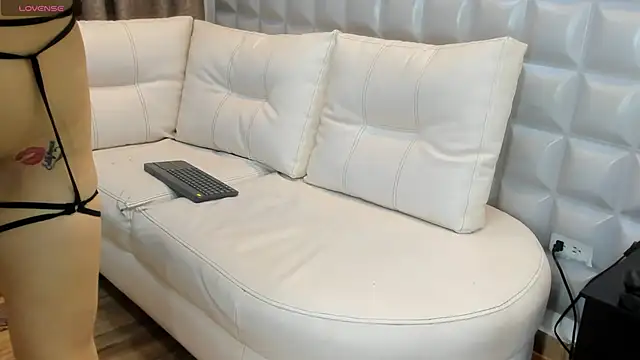 Snapshot of valentinasu1 chatting on February 18, 2025, 4:16 pm valentinasu1 online show from February 18, 2025, 4:16 pm