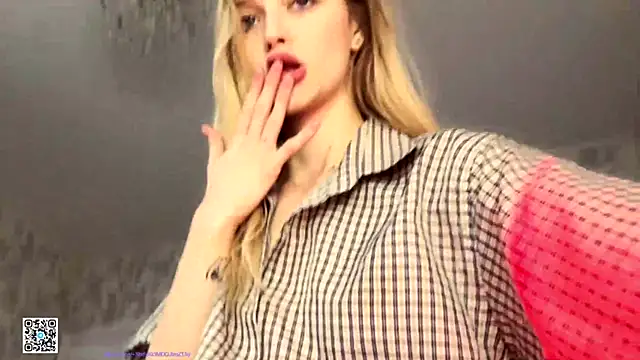 Snapshot of Evvie_Summn1 chatting on November 16, 2025, 7:36 am Evvie Summn1 online show from November 16, 2025, 7:36 am