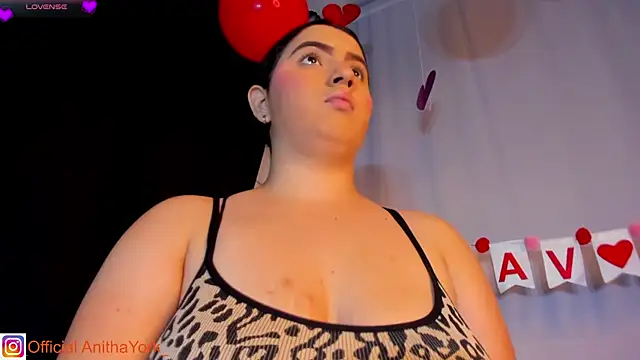 AnithaaYork online show from February 9, 2026, 12:20 pm