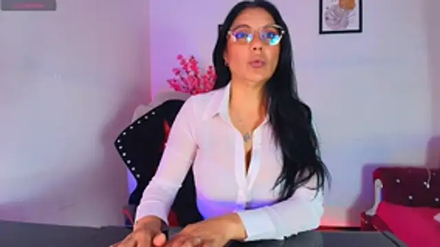 Snapshot of Zuzana21 chatting on June 30, 2026, 1:01 pm Zuzana21 online show from June 30, 2026, 1:01 pm