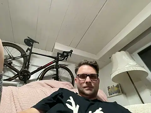 Snapshot of Perry_devot chatting on January 21, 2025, 9:57 pm Perry devot online show from January 21, 2025, 9:57 pm