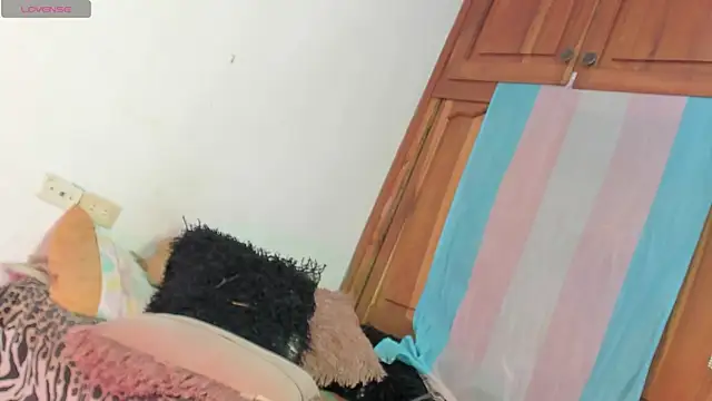 Itsme Daniela online show from May 11, 2026, 5:32 pm