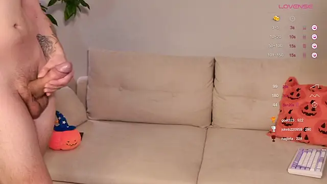 Snapshot of duomooncouple chatting on November 3, 2025, 8:48 am duomooncouple online show from November 3, 2025, 8:48 am