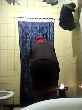 Snapshot of Polygamist chatting on October 9, 2025, 5:22 pm Polygamist online show from October 9, 2025, 5:22 pm