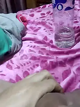 Snapshot of Mimoudik chatting on January 7, 2026, 9:39 pm Mimoudik online show from January 7, 2026, 9:39 pm