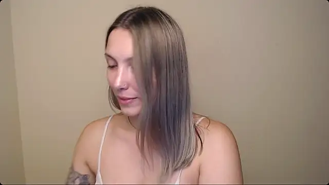 VanessaMay  online show from September 8, 2025, 4:28 pm