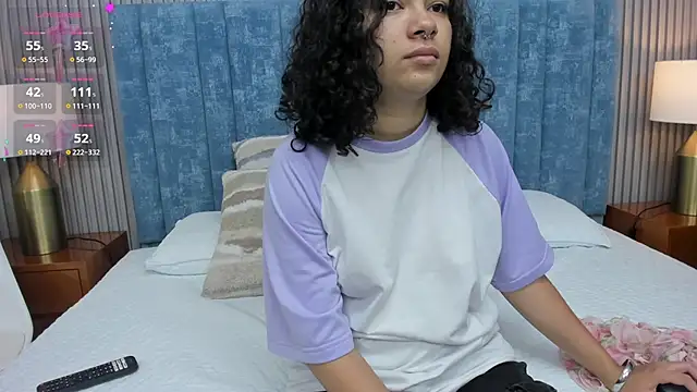 pretty sunlight  online show from December 3, 2025, 1:24 am