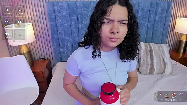 pretty sunlight  online show from December 19, 2025, 1:34 am