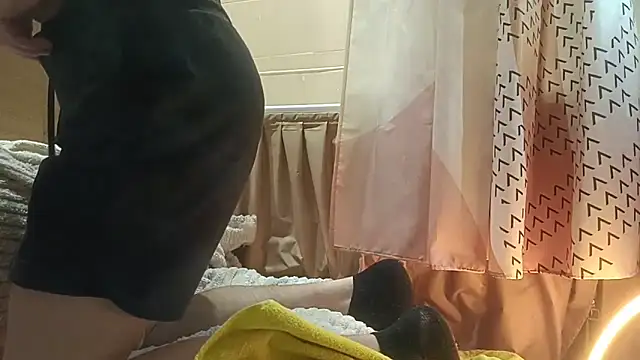 Hungry  Puppy online show from September 25, 2025, 2:26 am