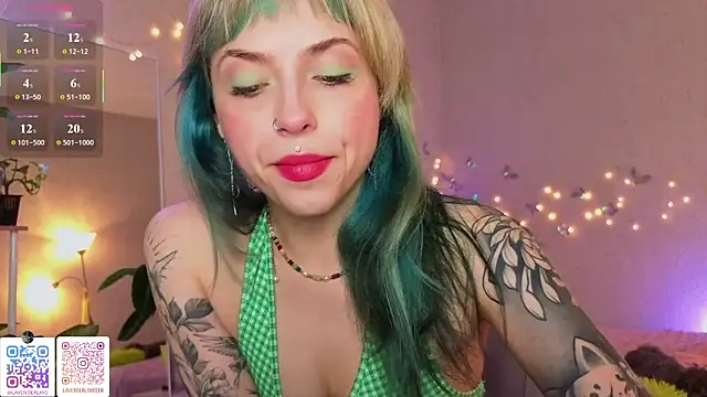 Snapshot of lavenderluxe chatting on July 16, 2026, 6:36 pm lavenderluxe online show from July 16, 2026, 6:36 pm