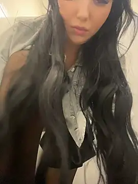 Tisha Busty online show from July 5, 2026, 1:18 pm
