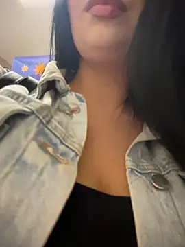 Tisha Busty online show from July 30, 2026, 12:15 pm