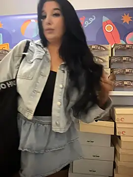 Tisha Busty online show from August 3, 2026, 1:27 pm