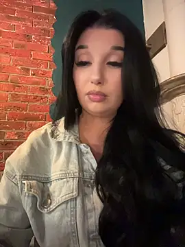 Tisha Busty online show from August 4, 2026, 1:14 pm