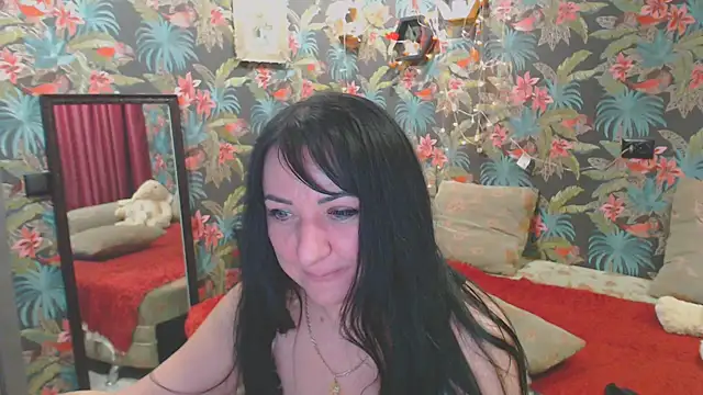 Snapshot of SusanLaNice chatting on December 11, 2024, 1:58 am SusanLaNice online show from December 11, 2024, 1:58 am