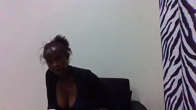 Snapshot of sweets_80 chatting on June 14, 2026, 4:42 pm sweets 80 online show from June 14, 2026, 4:42 pm