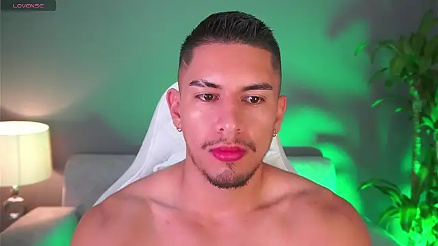 Snapshot of Aaronfox_x chatting on January 30, 2025, 10:19 am Aaronfox x online show from January 30, 2025, 10:19 am