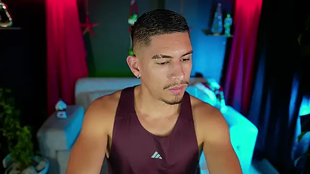 Snapshot of Aaronfox_x chatting on November 29, 2025, 9:29 pm Aaronfox x online show from November 29, 2025, 9:29 pm