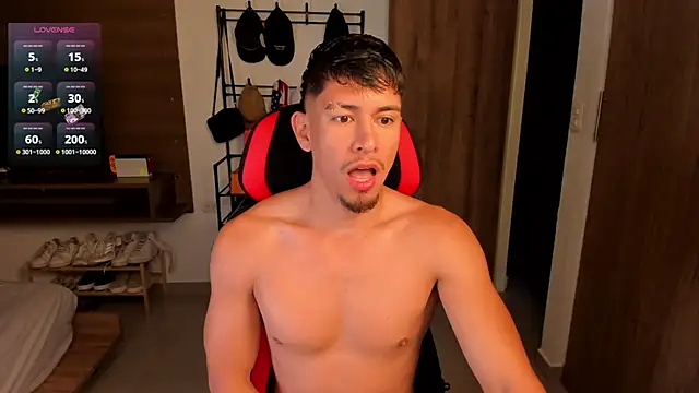 Aaronfox x online show from July 25, 2026, 11:08 am