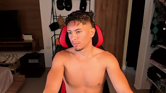 Aaronfox x online show from July 31, 2026, 12:59 pm