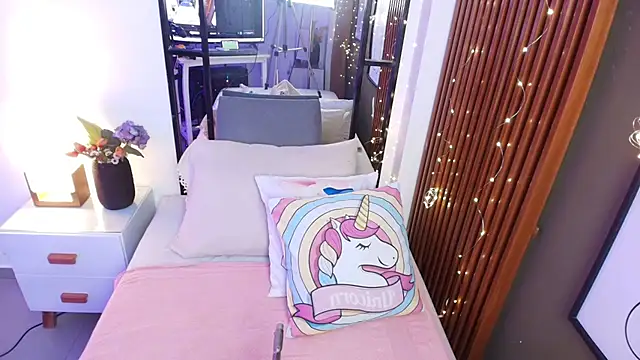 Snapshot of brigiitte_rohan chatting on October 13, 2025, 12:10 am brigiitte rohan online show from October 13, 2025, 12:10 am