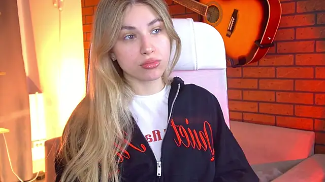 EllieCutes online show from April 25, 2026, 9:12 am