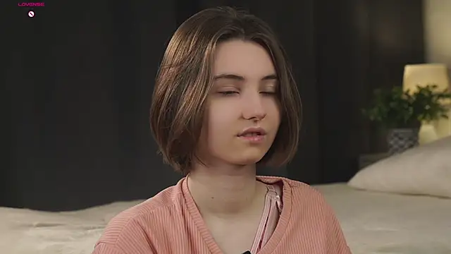 MeghanElson online show from March 4, 2026, 1:39 pm