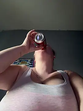 Snapshot of busty-bella1 chatting on July 5, 2026, 7:43 pm busty-bella1 online show from July 5, 2026, 7:43 pm