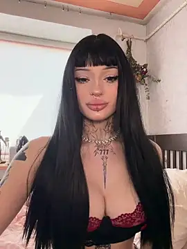 madelinexx online show from June 1, 2026, 10:50 am