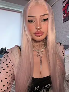 madelinexx online show from June 12, 2026, 11:53 am