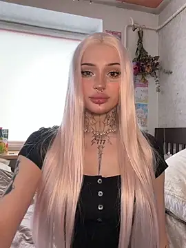 madelinexx online show from June 14, 2026, 12:51 pm