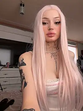 madelinexx online show from June 15, 2026, 9:33 am