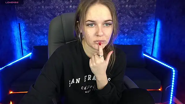 MaribelRiverr  online show from February 10, 2025, 6:31 am