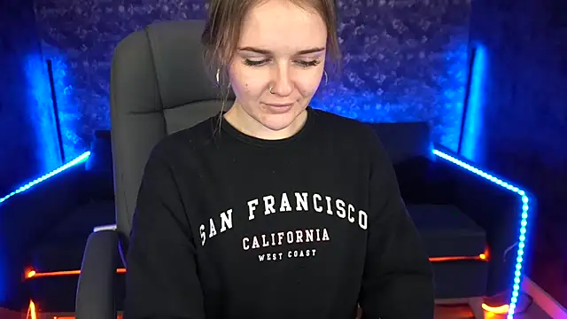 MaribelRiverr  online show from February 10, 2025, 12:50 pm