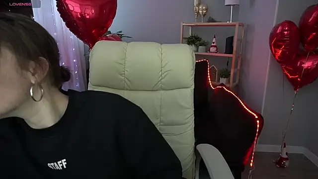 MaribelRiverr  online show from February 15, 2025, 6:33 am