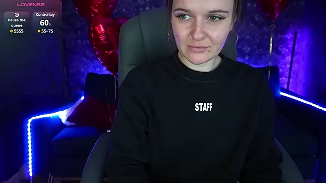 MaribelRiverr  online show from February 17, 2025, 9:24 am