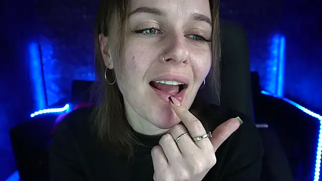 MaribelRiverr  online show from March 4, 2025, 9:29 am