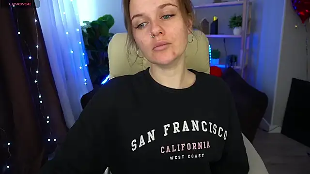 MaribelRiverr  online show from March 12, 2025, 6:51 am