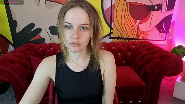 Snapshot of MaribelRiverr_ chatting on May 9, 2026, 5:23 am MaribelRiverr online show from May 9, 2026, 5:23 am