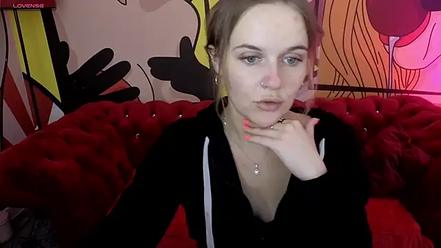 Snapshot of MaribelRiverr_ chatting on July 11, 2026, 6:27 am MaribelRiverr online show from July 11, 2026, 6:27 am