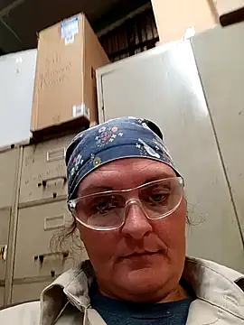 Snapshot of Harley428 chatting on July 16, 2026, 12:44 pm Harley428 online show from July 16, 2026, 12:44 pm