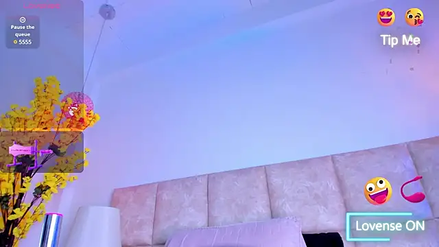 KimVelezz online show from February 27, 2025, 8:20 pm