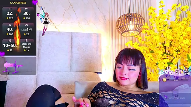 KimVelezz online show from May 20, 2026, 7:09 pm