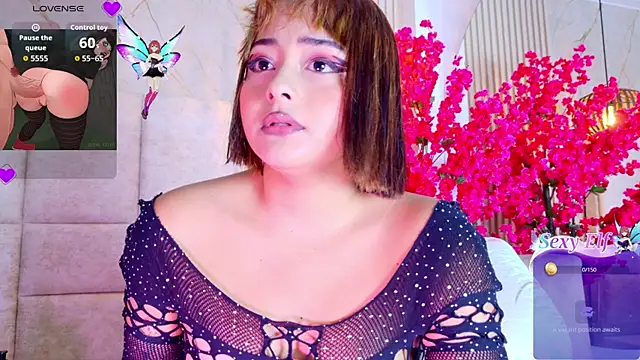 KimVelezz online show from June 23, 2026, 7:12 pm
